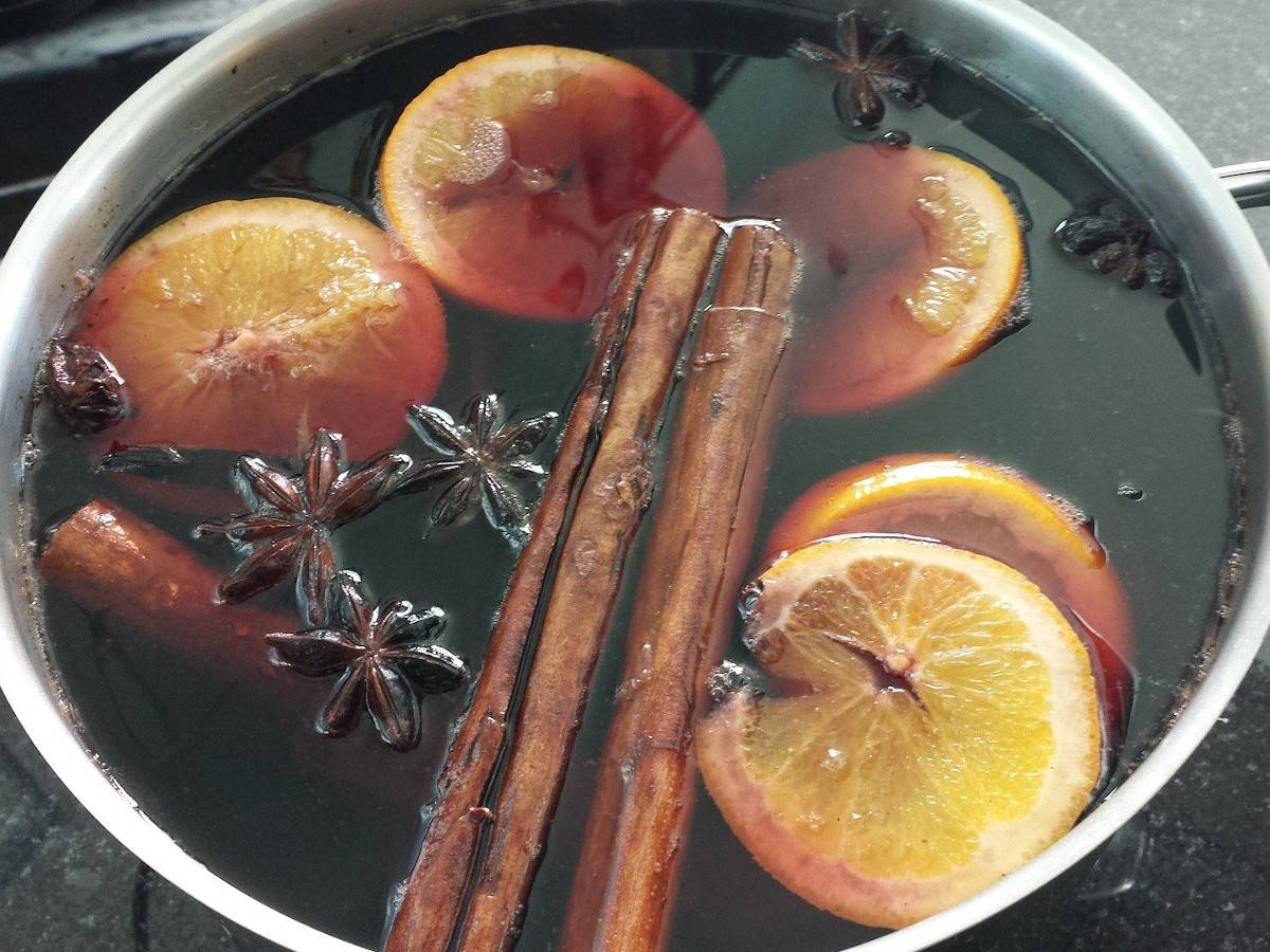 Veganer Glühwein gelingt ganz einfach