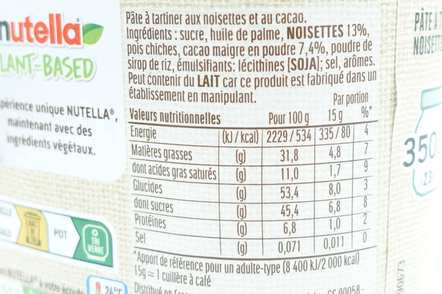 Zutaten und Nährwerte von veganem Nutella aus Frankreich.