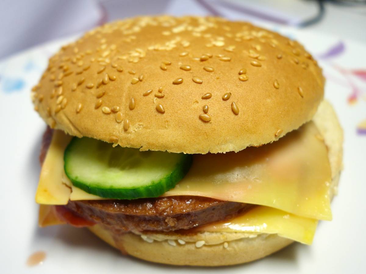 So sieht der fertige Vegan-Burger von Penny aus.